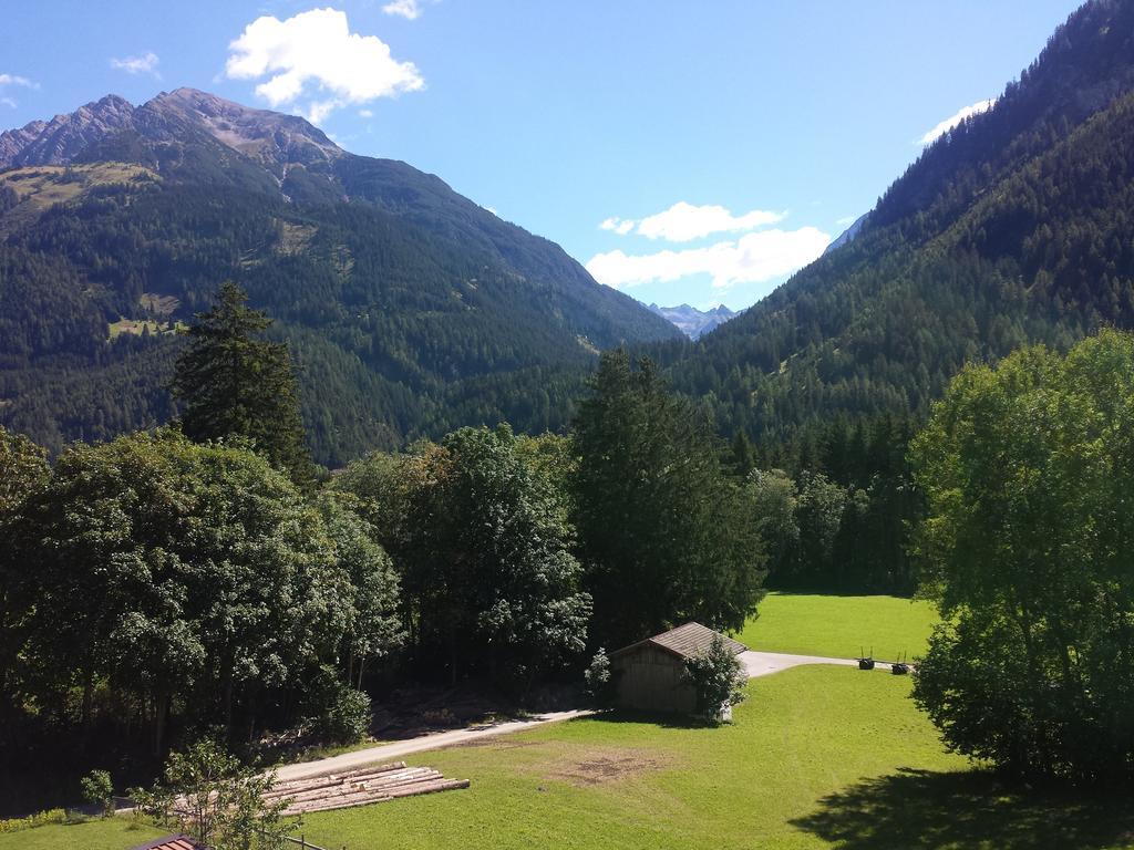 Gastehaus Hauser * Bach (Tyrol)